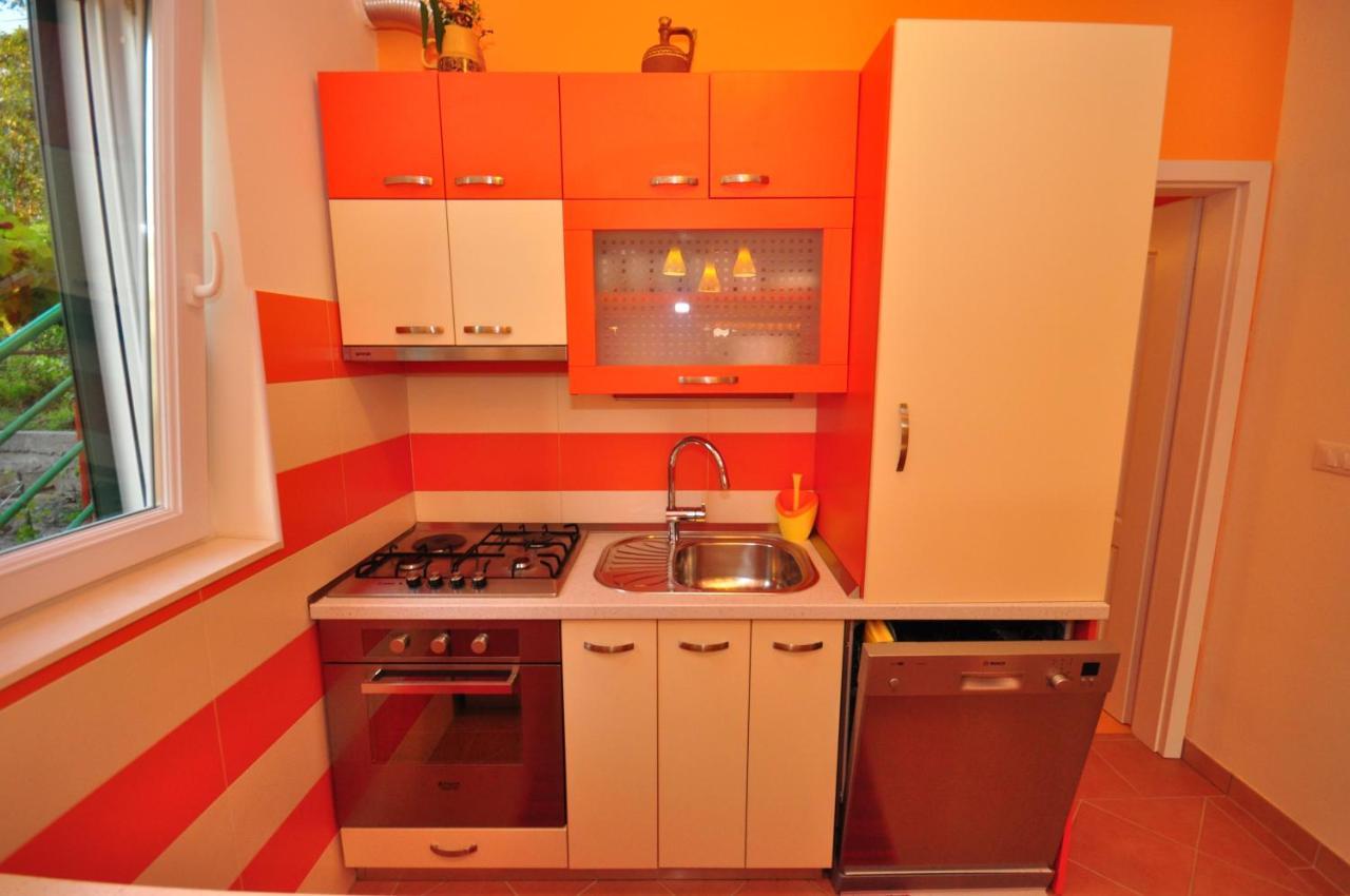 Tri Palme Apartment Prvic Sepurine Bagian luar foto