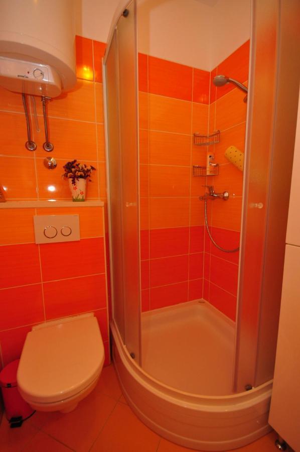 Tri Palme Apartment Prvic Sepurine Bagian luar foto