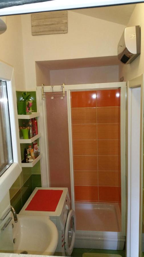 Tri Palme Apartment Prvic Sepurine Bagian luar foto